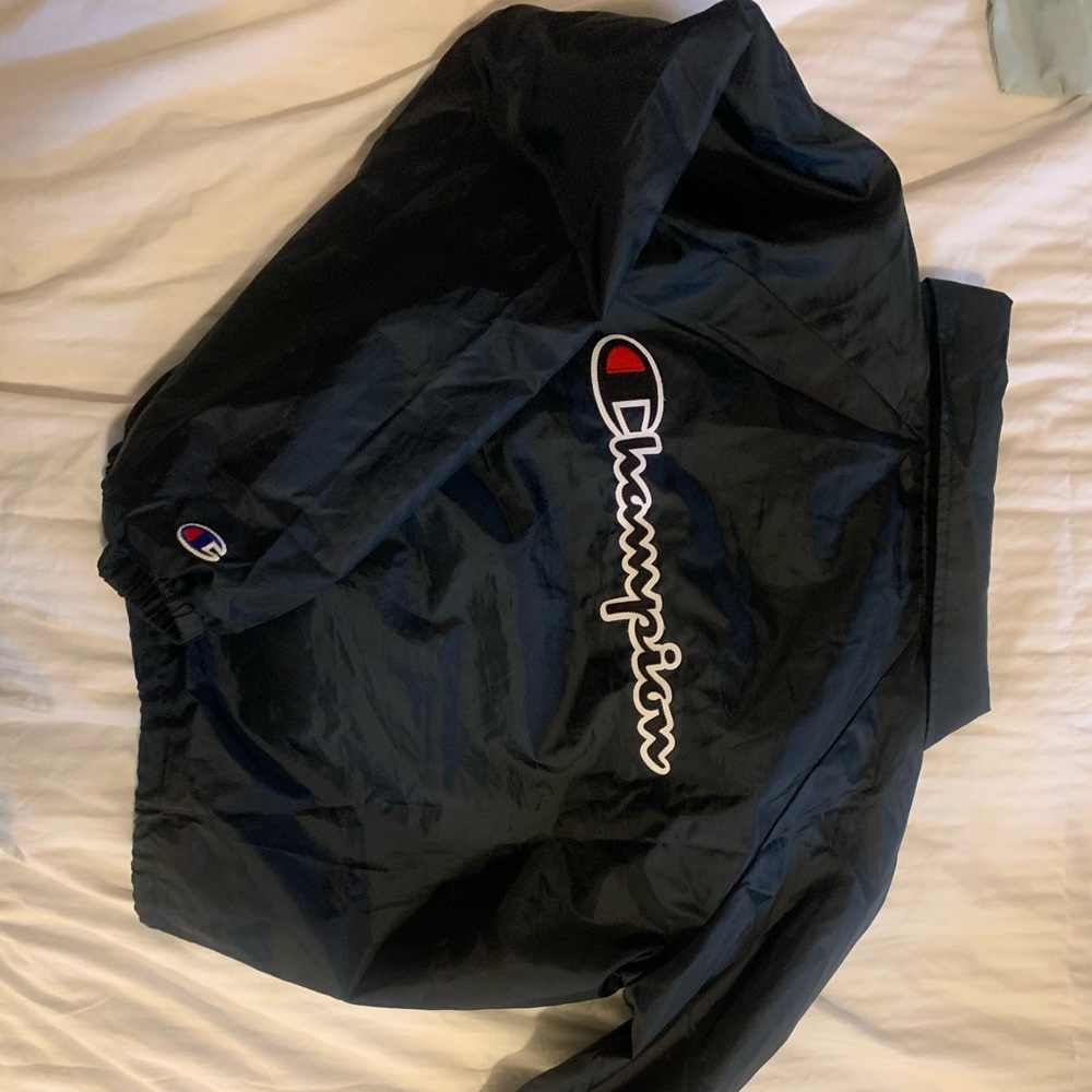 champion cropped wind breaker